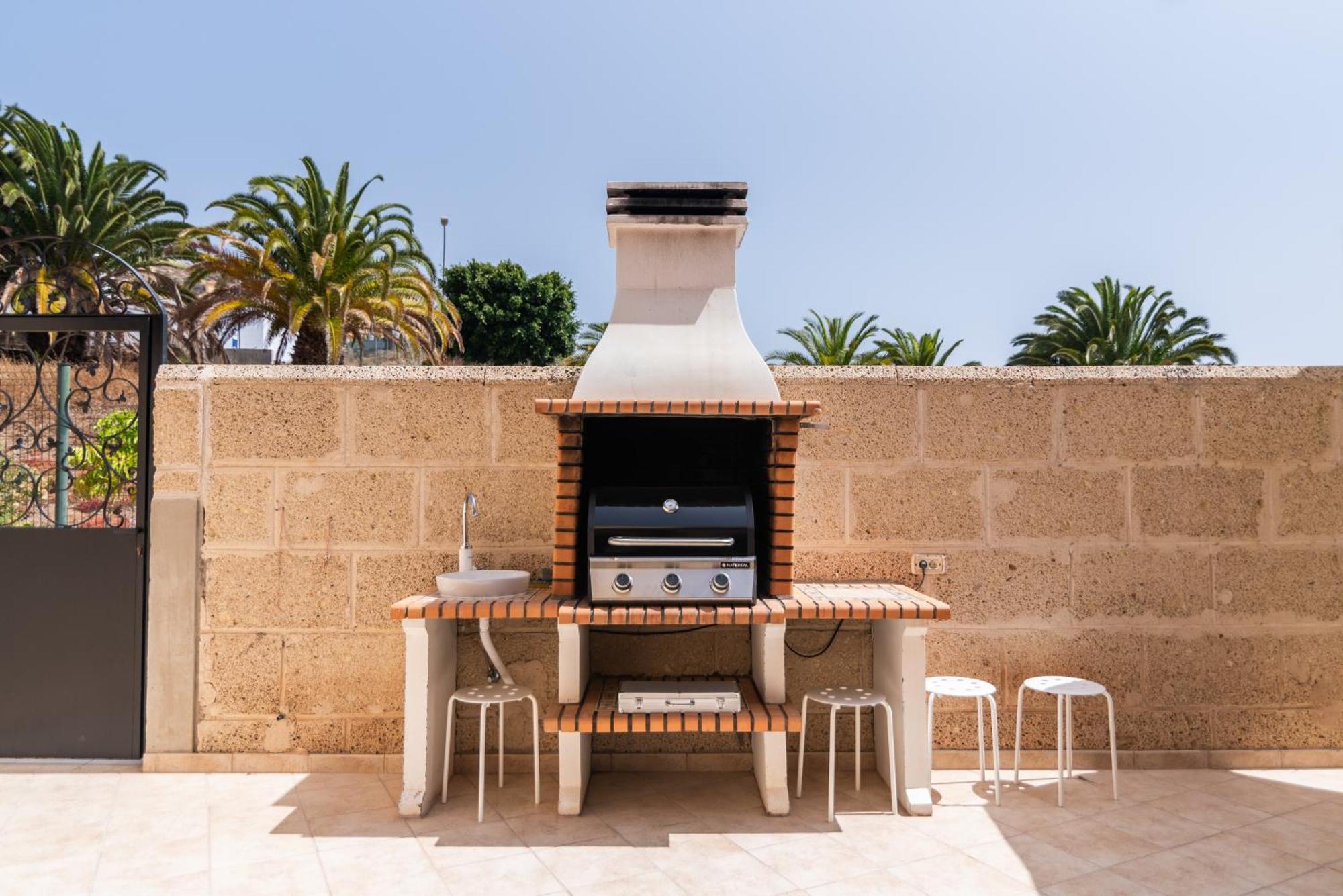 Comfortable 4-Bedroom Villa With Private Gardens Costa Adeje (Tenerife) Exterior foto
