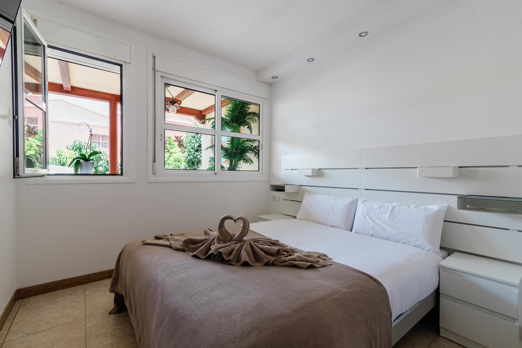 Comfortable 4-Bedroom Villa With Private Gardens Costa Adeje (Tenerife) Exterior foto